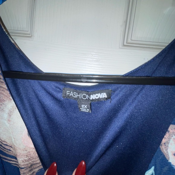 FASHIONNOVA Deep V-Neck Long-Sleeve Waist Tie Maxi with Side Slit - size 2X - Picture 6 of 8